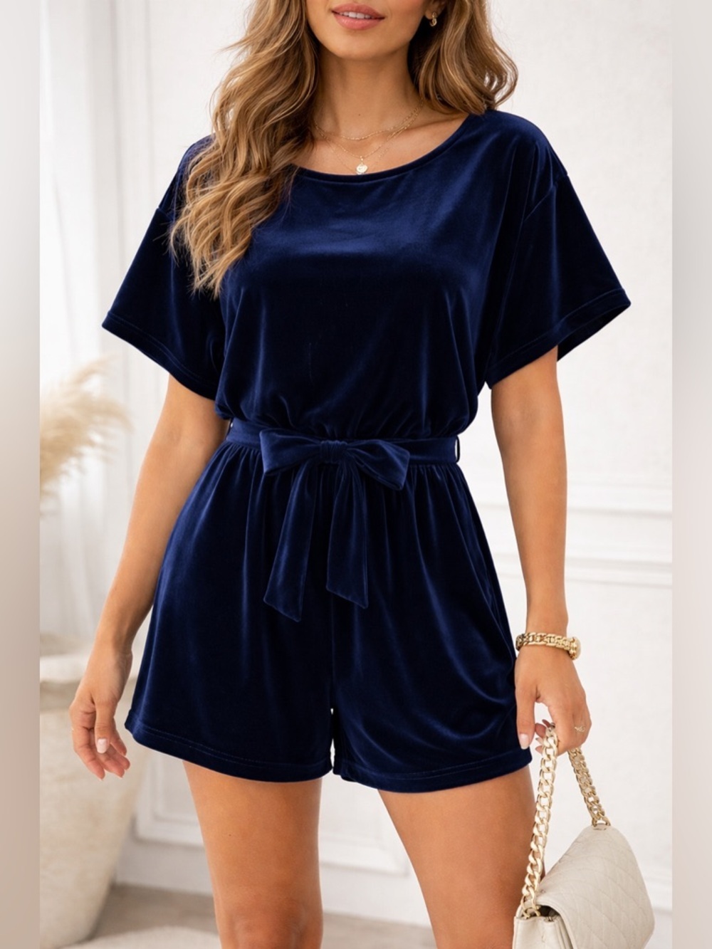 VINEYARD VINES Navy blue Velvet belted casual
Minimalist fashion Romper/size XL